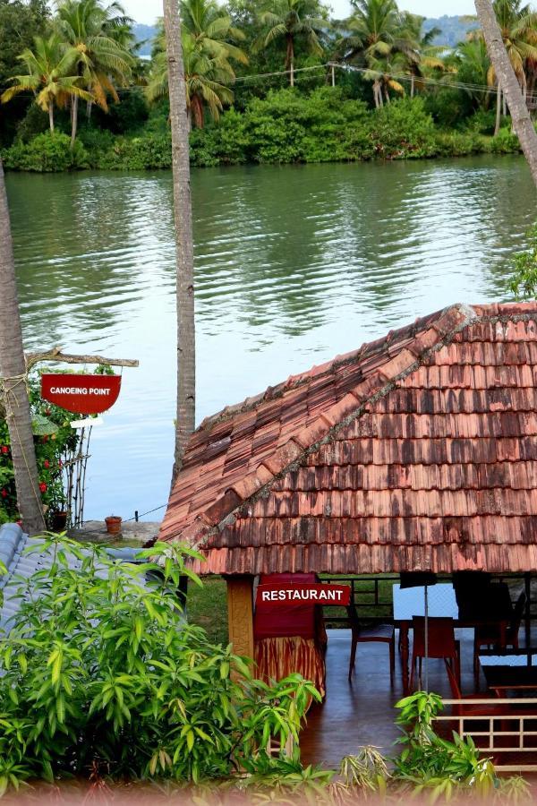 Lake N River Resort Munroe Island Mundrothuruth Exterior foto