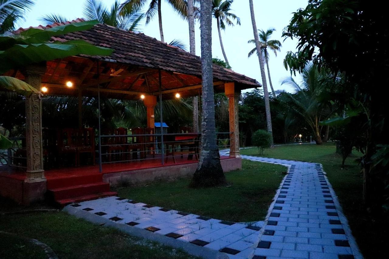 Lake N River Resort Munroe Island Mundrothuruth Exterior foto